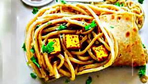 Noodles Paneer Frankie