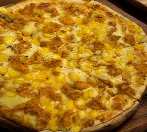 Regular Chicken And Corn Pizza