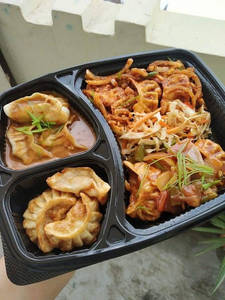 Chicken Momo Platter (12 Pcs)