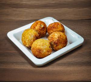 Moong Dal Kachori Garam ( Gol )