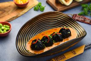 Charcoal Dimsum In Red Curry [4 Pieces]