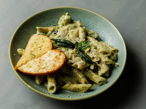 Creamy Pesto Pasta Veg