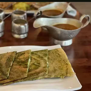 Keerai Cheese Garlic Dosa [240 Grams]