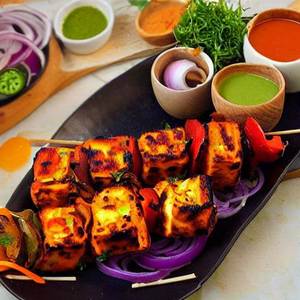 Tandoori Paneer Tikka Roll