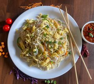 Egg Hakka Noodles