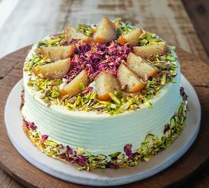 Thandai Gulab Jamun Cake