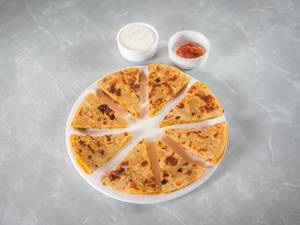 Aloo paratha with curd