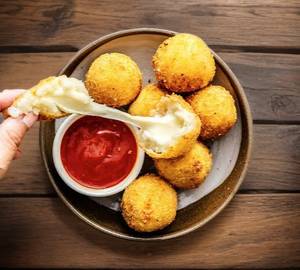 Chilli Potato Balls [8 Pieces]