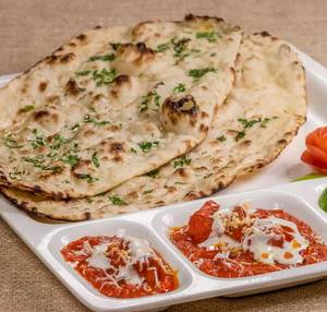 Paneer Do Pyaza + 2 Masala Kulcha Butter