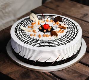 Butterscotch Design Cake Eggless