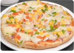 Corn and onion pizza