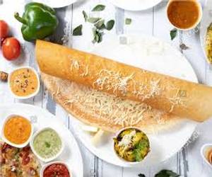 Rava Onion Paneer Dosa