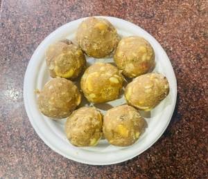 Desi Ghee Ki Atta Pinni