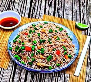 Schezwan fried rice [chicken]