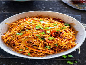 SCHEZWAN CHICKEN NOODLES