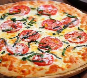 Cheese and tomato pizza