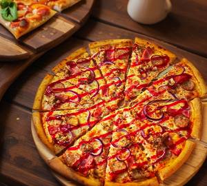 Cheese and onion pizza