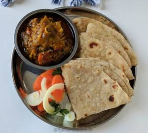 Lunch Time - Non Veg Roti Combo: Roti 3Pcs + Chicken Curry ( 1 Pc Medium ) + Salad + Chutney + Water