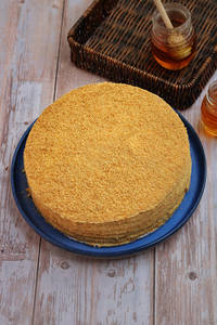 Hive Honey Cake 1 Kg