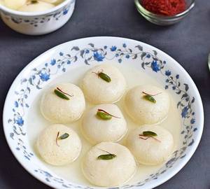 Rasgulla {4Pcs}