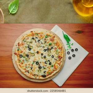 Jalopeno and black olive pizza