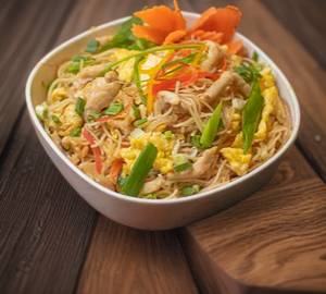 Chicken garlic noodles