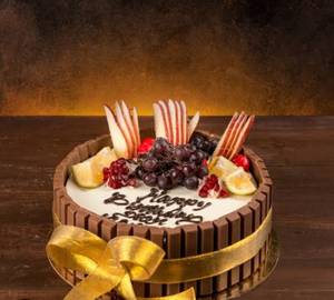 Kitkat Chocolate Fresh Fruit Eggless Cake