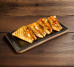 Paneer tikka  grill sandwich (with cheese)
