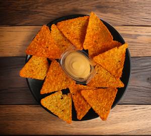 Nachos With Cheese Dip