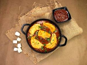 Paneer Momos In Tikka Masala Gravy (5 Pcs)
