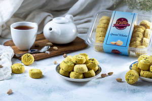 Besan Khatai