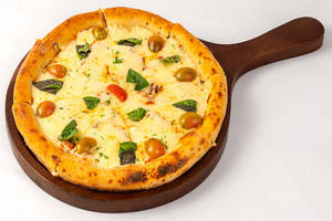 Classic Italian Margherita Pizza