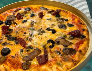 Sun-dried Sensation Pizza