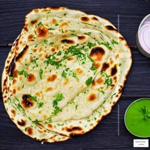 Cheese garlic naan