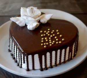 Heart Shape Midnight Choclate Cake(Eggless) 500 gm.                                                   