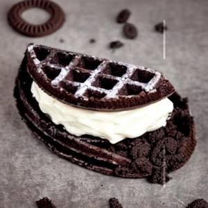 Crunchy Oreo Waffle