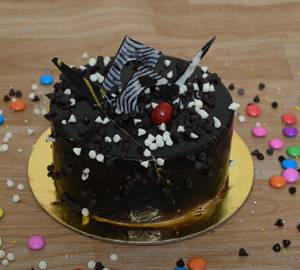 Classic Chocolate Chocochips Cake