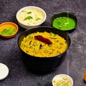Buttur dal khichda