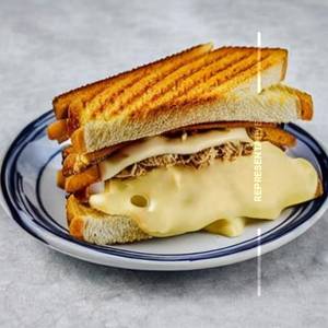 Mayonnaise cheese sandwien