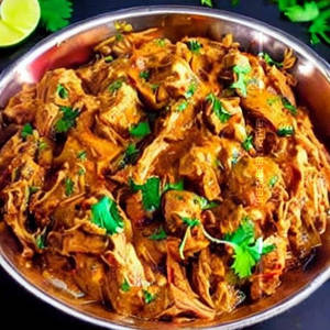 Shredded Chicken In Burnt Coriander Sauce