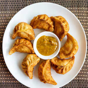 Fried momos [5 pieces] chicken