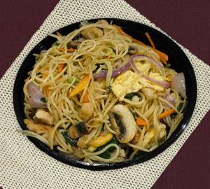 Chicken Xian Hakka Noodles