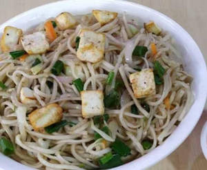 Paneer Hakka Noodles