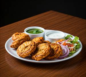 Onion Pakora (06 Pieces) - served with Pickle, Chutney, Curd & Salad