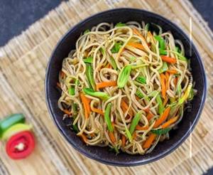 Hakka Noodles- Veg