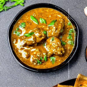 Diced Chicken In Ginger Garlic Sauce Gravy