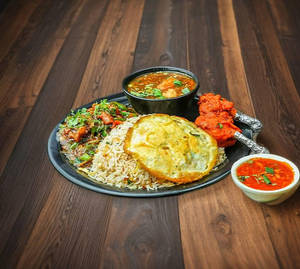 Chicken Fried Rice (omlette)+chicken Gravy (3pcs+chicken Chilli Dry Half+ 2pc Chi Lolly Fry