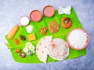 Jowar Roti Meal With Holige