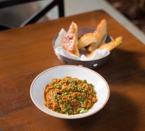 Chicken Keema Pav