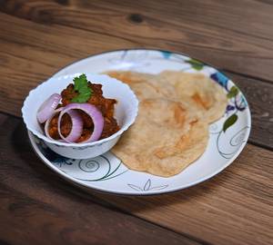 Luchi [3 Pieces] With Chicken Kasha [2 Pieces]